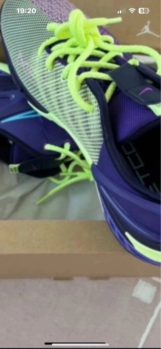 Zapatillas Nike Moradas y Verdes