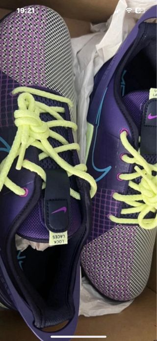 Zapatillas Nike Moradas y Verdes