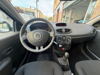 RENAULT Clio Authentique 1.2 16v 75