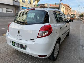 RENAULT Clio Authentique 1.2 16v 75