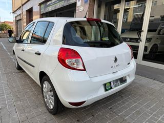 RENAULT Clio Authentique 1.2 16v 75