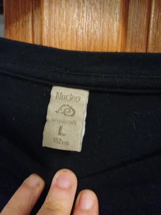 Canotta nera con taschino