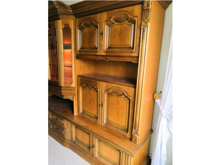 Aparador roble con vitrina