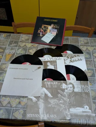 Vinili Stephen Suhako Steven Schlaks