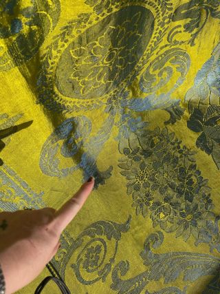 Colcha antigua de seda preciosa