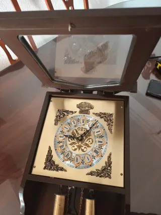 Reloj de pared antiguo madera péndulo