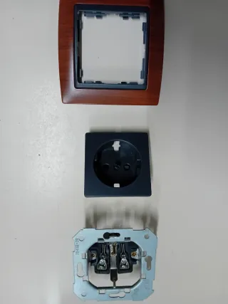 Enchufes schuko Simón 82