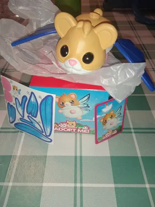 Sorpresa Happy Meal McDonald's Criceto Adopt Me