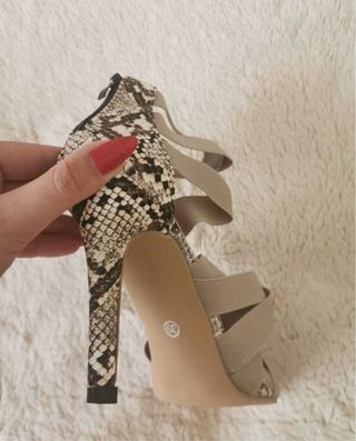 Sandalias de tacón verano talla 39 NUEVAS