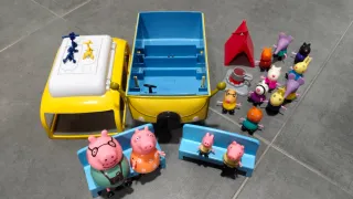 Caravana Peppa Pig con muñecos