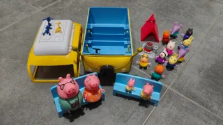 Caravana Peppa Pig con muñecos