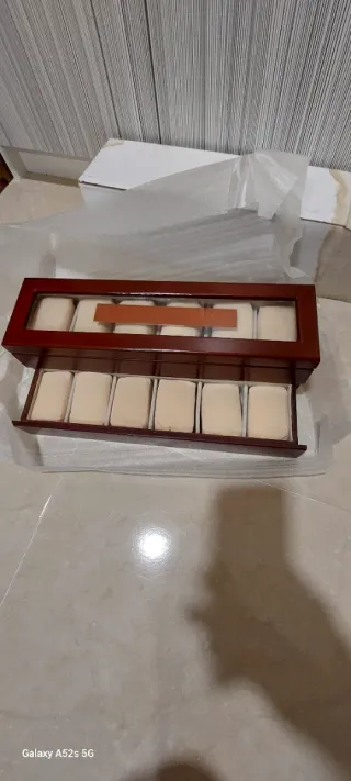 Caja para 12 relojes nueva