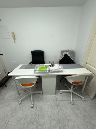 Mesa y Sillas Oficina