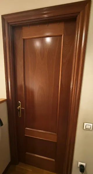 5 Puertas macizas de Sapelly rameado