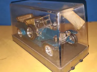 Nacoral Metal Rolls Royce 1907  escal 1:24 en caja