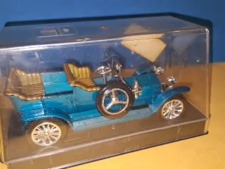 Nacoral Metal Rolls Royce 1907  escal 1:24 en caja