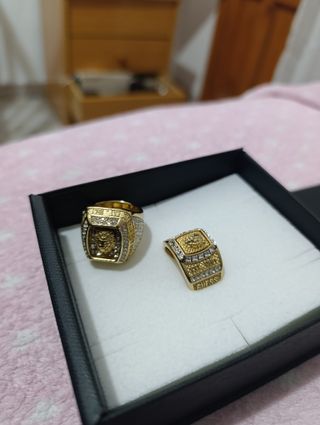 Anillo Guess Dorado con Cristales