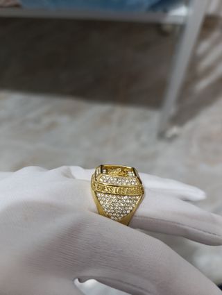 Anillo Guess Dorado con Cristales