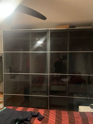 Armario IKEA puertas correderas cristal negro