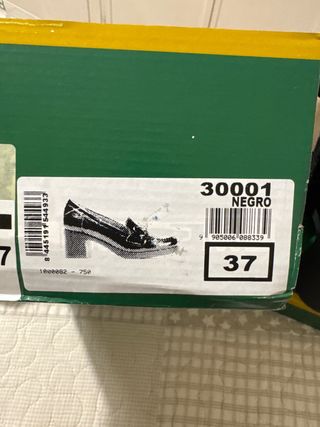 Mocasines Pitillos tacón charol negro talla 37