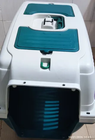 Transportín mascotas hasta 15 kg le falta la puert