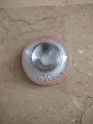 Baliza V16 Help Flash, no homologada en España.