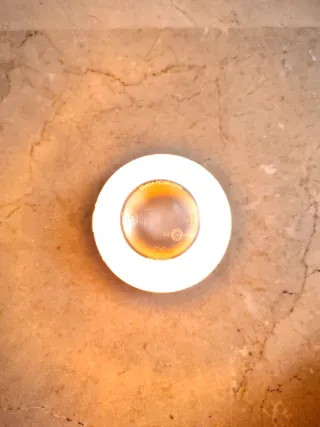 Baliza V16 Help Flash, no homologada en España.