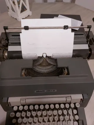 Máquina de Escribir Olivetti Línea 98