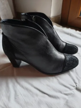 Stivaletti donna pelle nera brillantini