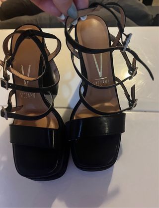 Zapatos de tacón negros