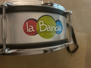 Tambor infantil con baqueta