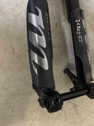 Horquilla DH Manitou Dorada