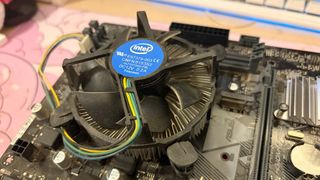 Placa base Intel i3-8350K con disipador