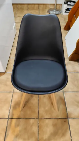 Silla comedor negra y madera