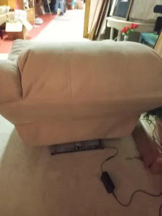 Poltrona reclinabile beige in tessuto