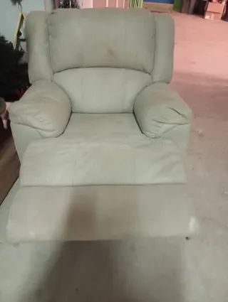 Poltrona reclinabile beige in tessuto