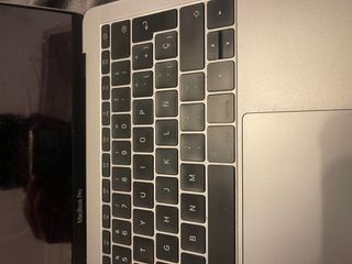 MacBook Pro 2019 13 120GB 8GB RAM