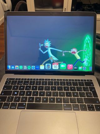 MacBook Pro 2019 13 120GB 8GB RAM