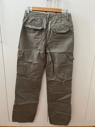 Pantalón cargo Zara caqui
