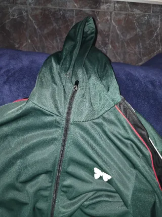 Conjunto Chándal Verde y Rojo