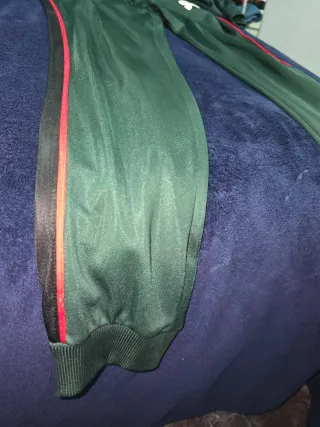 Conjunto Chándal Verde y Rojo