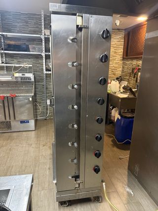 Asador de pollo 7 espadas