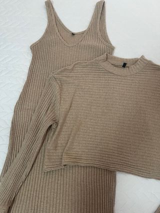 Conjunto dos piezas vestido largo y camiseta T/ L.