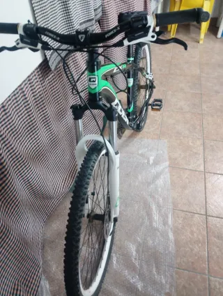 Bici de Montaña Cuadro Negro y Verde