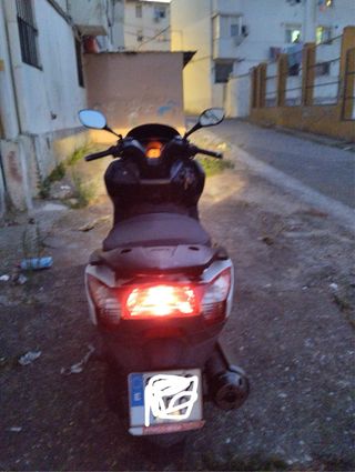 Maxiscooter Automática Blanca  125