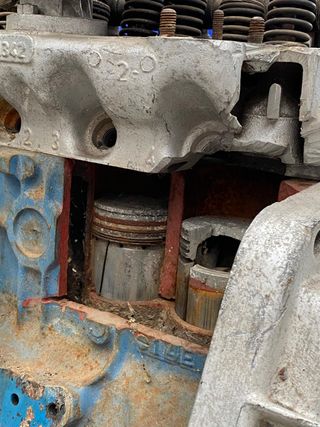 MAQUETA MOTOR Y CAJA CAMBIOS SECCIONADOS SEAT 600