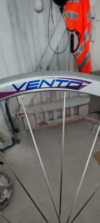 Campagnolo Vento vintage 20 raggi aerolamati 9v