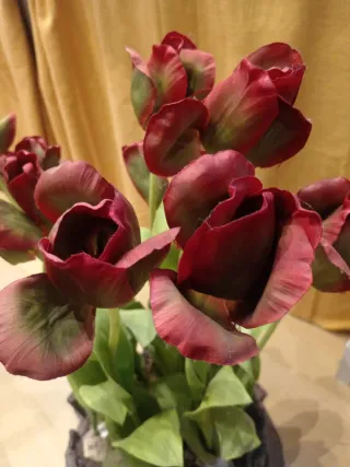 Planta artificial tulipanes burdeos