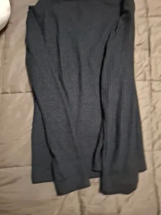 Jersey de punto negro con encaje