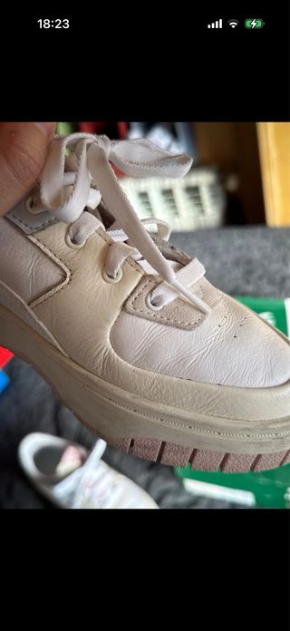 Zapatillas Puma Blancas y Rosas